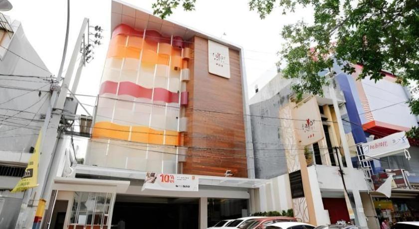 Favor Hotel Makassar Exterior foto