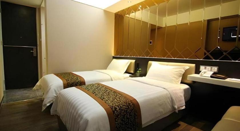 Favor Hotel Makassar Exterior foto