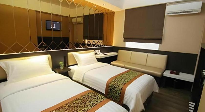 Favor Hotel Makassar Exterior foto