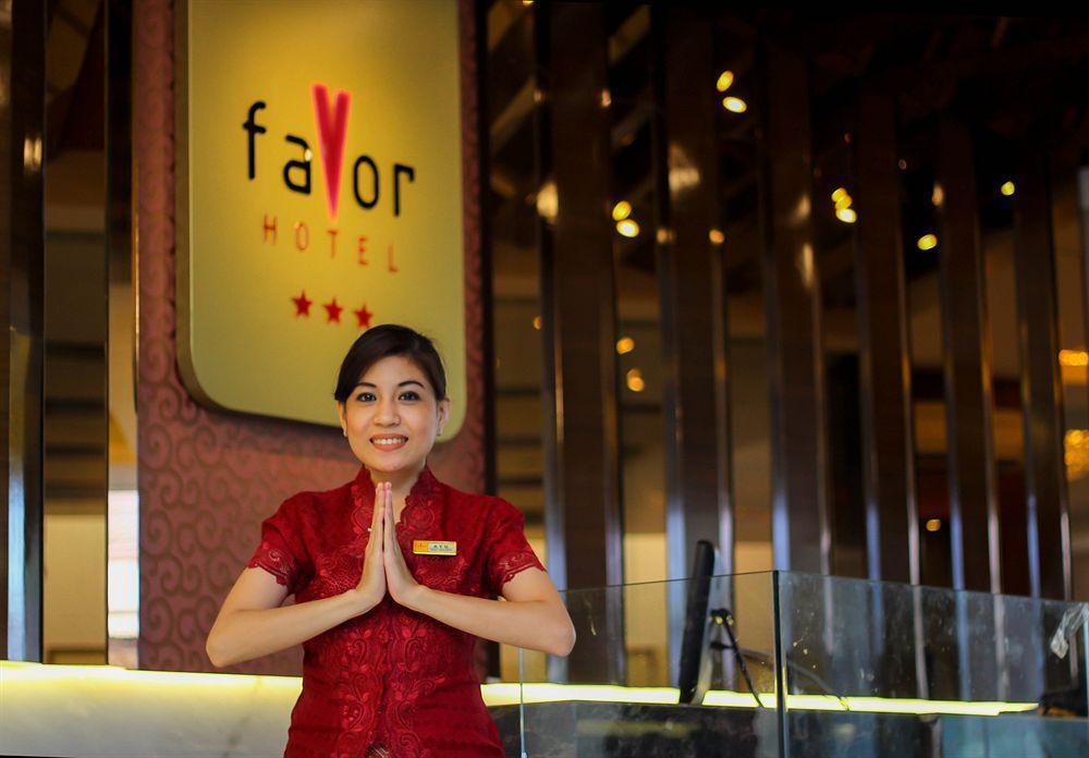 Favor Hotel Makassar Exterior foto
