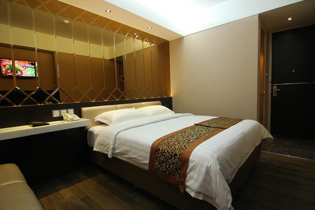 Favor Hotel Makassar Zimmer foto