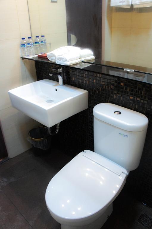 Favor Hotel Makassar Zimmer foto