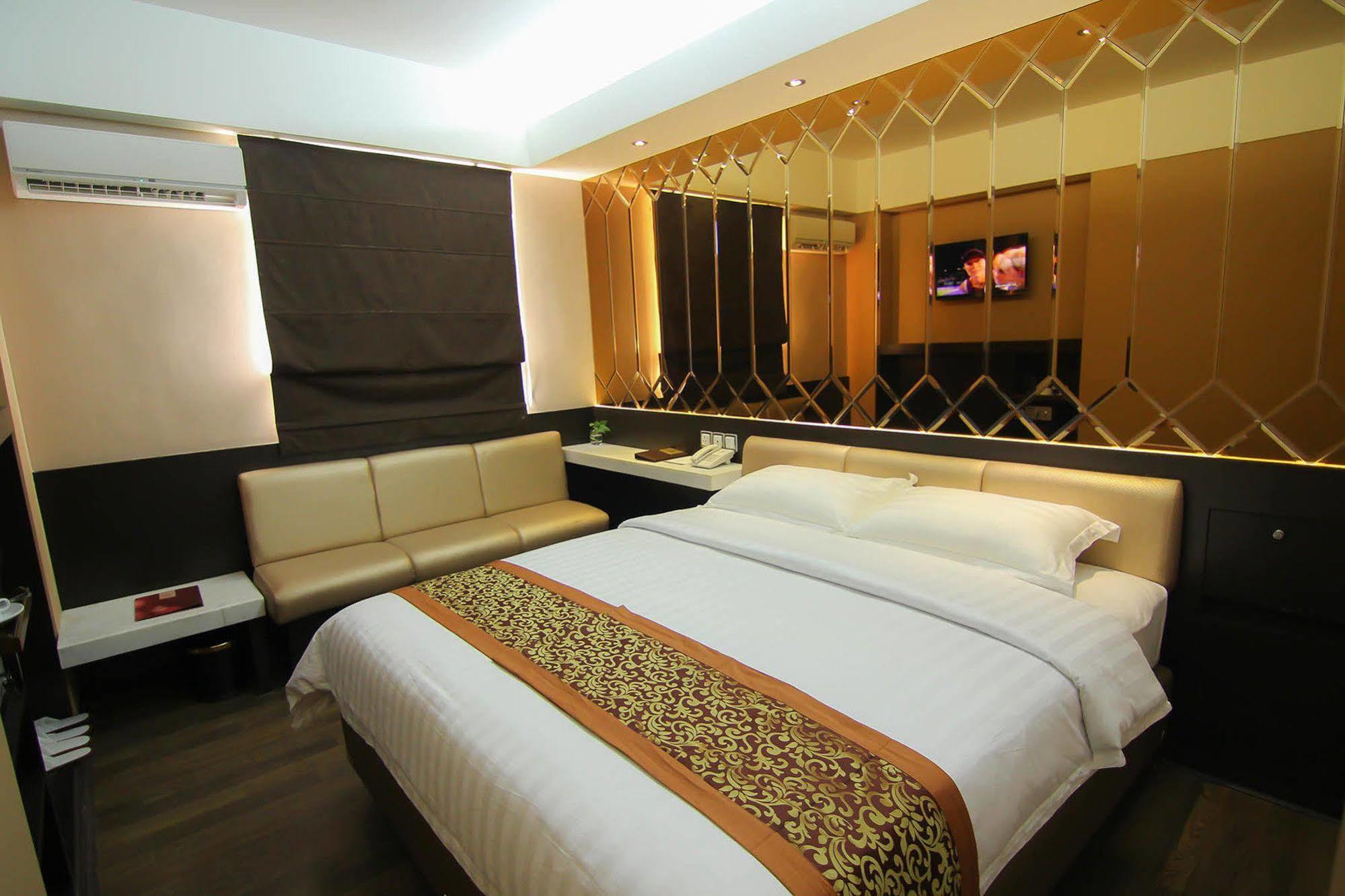Favor Hotel Makassar Exterior foto